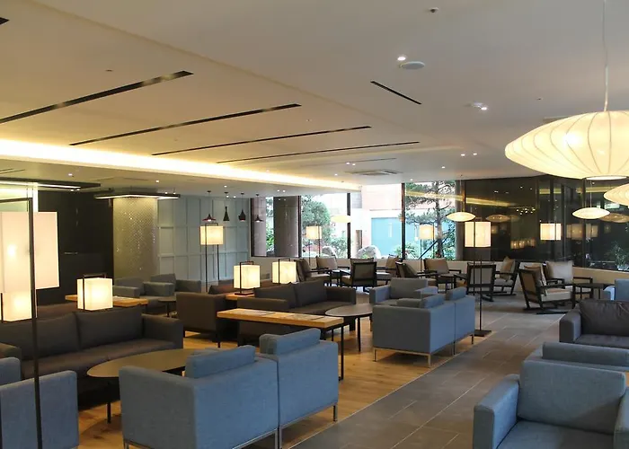 Paragon Отель 4*